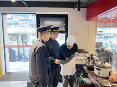  法律干部既要“看